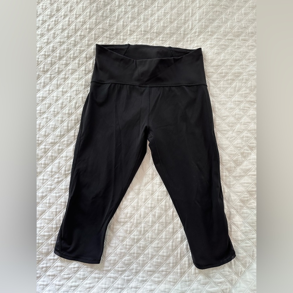 Lululemon women’s running tight, size 10, EUC, black, mesh detail
